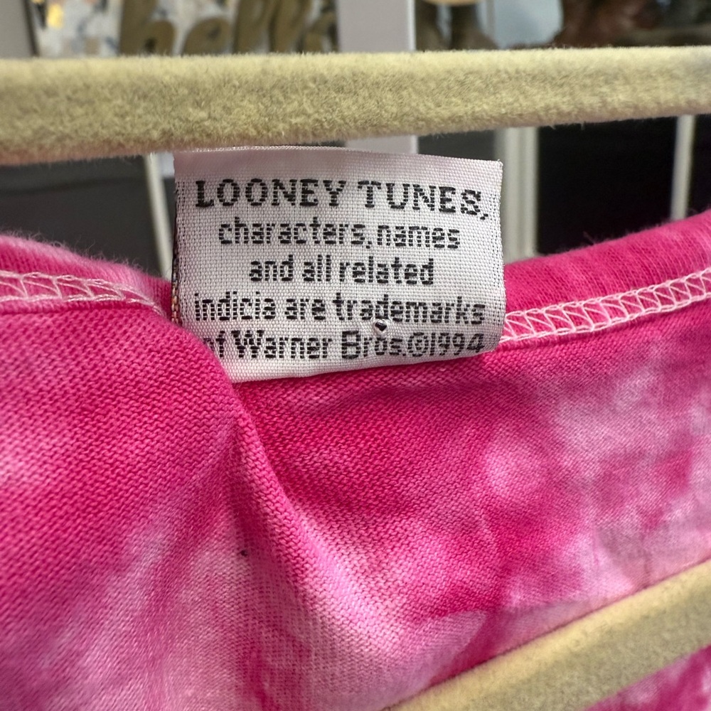 Looney Tunes Vintage Pink Tie-Dye Heart Sleeveless Tank Top - Picture 4 of 7